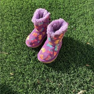 T Bailey Ugg Butterfly Boots size 7